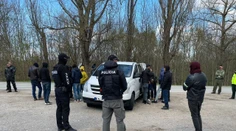 Neúspešné prevádzačstvo: Čech chcel v jednom vozidle previesť 18 migrantov. Polícia ho už obvinila