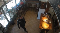 Policajt, ktorý na jar v Prešove zastrelil kolegu, ide na slobodu