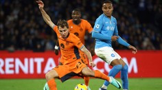 Neapol na Štadióne Diega Maradonu utrpel knokaut. Suslov zabodoval, AS Rím musel doháňať manko