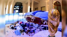 Rozlúčka s Maradonom sa zvrhla na nepokoje. Futbalistu pochovali v úzkom rodinnom kruhu