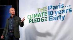 Najbohatší človek sveta Jeff Bezos prisľúbil miliardy v boji proti klimatickým zmenám