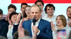 Väčšina Poliakov chce, aby novú vládu zostavovala súčasná opozícia, ukázal prieskum