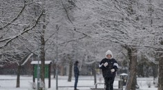 Víchrice, sneh či nebezpečná poľadovica. Víkend na Slovensku je plný výstrah
