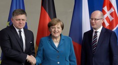 Fico sa stretol s Merkelovou a Sobotkom