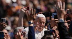 Pápež udelil veľkonočné požehnanie Urbi et orbi. Prosil aj o osvietenie Rusov