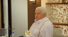 Herec Marián Labuda (71) skolaboval pred svojím domom