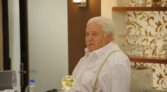 Herec Marián Labuda (71) skolaboval pred svojím domom