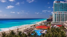 Romantická dovolenka sa zmenila na tragédiu. Mladý turista vypadol z balkóna