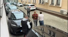 Otca mladíka (†19), ktorého našli dobodaného v byte v Hlohovci, vzali do väzby