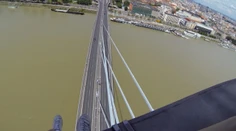 Náš redaktor sa prechádzal po parapete bratislavského UFA