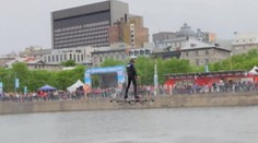 Splnený sen. Kanaďan preletel ponad rieku