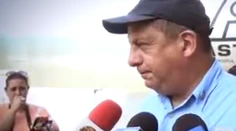Prezident počas tlačovky nechtiac zjedol hmyz. Ten výraz hovorí za všetko