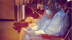 Stav dvoch pacientov infikovaných vírusom eboly sa zlepšil