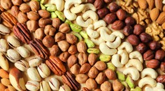 Radi ich chrúmeme pri sledovaní televízie. Prekvapí vás, čo všetko v nich našli