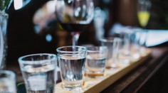 Analýza pitia alkoholu v Európe: S týmito krajinami patríme do jednej kategórie