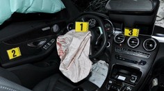 Všimnete si v aute časť ľudského tela? Bizarná nehoda so šťastným koncom v Žiline