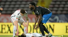 Kamerunský reprezentant (†26) dostal počas zápasu infarkt