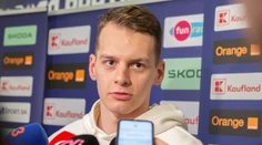 Pred rokom zostal v tieni Fehérváryho, teraz si pýta už tretiu účasť na MS. Mladý bek stále poškuľuje po NHL
