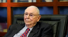 Zomrel miliardár Charlie Munger (†99), pravá ruka podnikateľa Warrena Buffeta