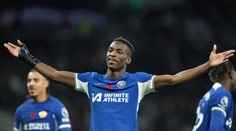 Šialený večer v Premier League: Odpisovaná Chelsea nasúkala Manchestru City štyri góly, no nevyhrala