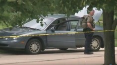 Policajt zastavil vodiča pre prekročenie rýchlosti. Ten doňho trikrát vystrelil