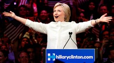Clintonová ohlásila svoje víťazstvo v boji o demokratickú nomináciu