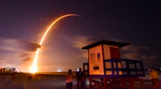 Spoločnosť SpaceX vypustila prvé satelity svojej internetovej siete