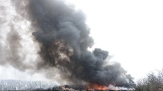 Požiar v Šuranoch sa po viac ako troch dňoch konečne podarilo uhasiť
