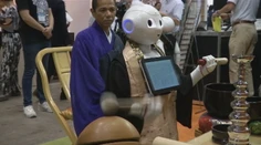Kňazov v Japonsku nahrádzajú robotmi, pochovávajú ľudí a neplačú
