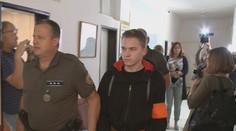 Tínedžer z auta smrti, ktorý unikal pred políciou, dostal 6,5 roka basy. Jeho mama na súde zúrila