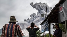 VIDEO: Smrtiaca krása. Indonézska sopka Sinabung sa opäť prebrala k životu
