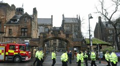 Britská polícia evakuovala po náleze podozrivých balíčkov dve univerzity