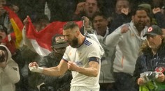 Benzema hetrikom zostrelil Chelsea na jej pôde, v prvom zápase štvrťfinále LM prehral aj Bayern