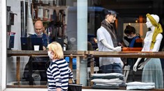 Stačí zaočkovať pár ľudí a všetko môže byť inak. Zmierniť opatrenia by pomohli v týchto okresoch