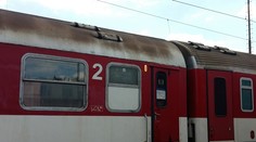 Vlaky budú bezpečnejšie vďaka novinke nad dverami