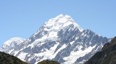 Najvyššia hora Nového Zélandu je nižšia o 30 metrov. Tu je vysvetlenie