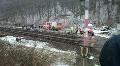 Pri Púchove narazil IC vlak do osobného auta