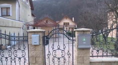 Stranícke sídlo alebo luxusný dom? Marián Kotleba sa stále nepresťahoval