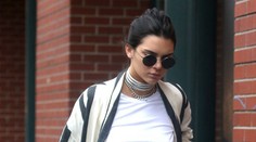 Kendall Jenner zásadne bez podprsenky. Aj v bielom tričku