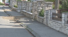 Dlažba alebo asfalt? Konflikt samosprávy s obyvateľmi, zatiaľ čo mesto chce byť modernejšie, obyvateľom ide o praktickosť