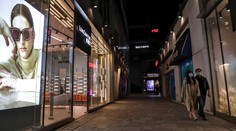 Čína hlásila vo štvrtok 46 nových prípadov nákazy, ale žiadne úmrtie