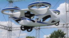 V Japonsku predstavili prototyp lietajúceho auta. Vo vzduchu však vydržalo iba minútu