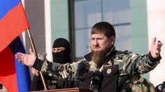 Ruské štátne médiá tvrdia, že Kadyrov bojuje v Mariupole. Fotografia, ktorú zverejnili, hovorí niečo iné