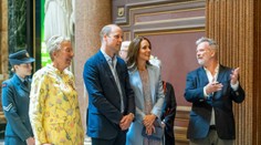 FOTO: Po jedenástich rokoch sa dočkali. V Británii odhalili prvý portrét Williama a Kate