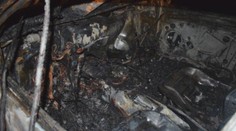 Len 16-ročný chlapec spôsobil nehodu: Z horiaceho auta ho museli vyťahovať svedkovia nehody