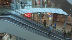 Po dlhom čase sa v nedeľu opäť otvorili obchody. Pozrite si, ako to v nich vyzeralo