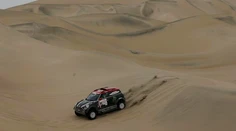 Na Rely Dakar sa vážne zranil český motocyklista. Je v bezvedomí