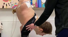 Tínedžera (19) postavili pred voľbu "zomrieť či žiť". Po vážnej nehode prišiel o polovicu tela