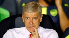 Niekdajší kouč Arsenalu Wenger navrhuje uvoľnenie pravidla o ofsajde