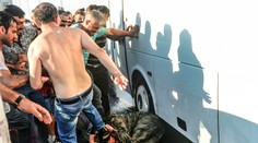 Vojaci, ktorí sa zapojili do štátneho prevratu v Turecku, boli týraní a lynčovaní